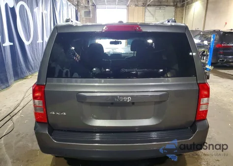 2016 Jeep Patriot Latitude z USA, uszkodzony, nr VIN 1C4NJPFA1GD731700